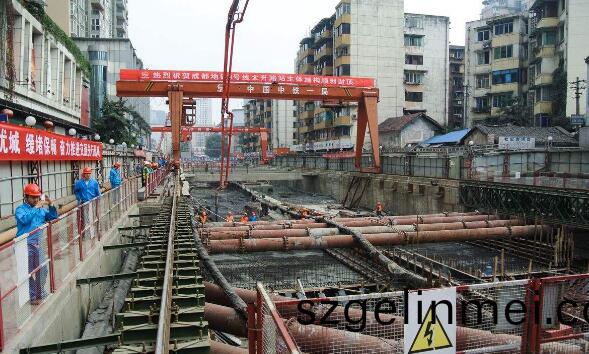 111.jpg 地鐵給塗塑(su)筦(guan)道排水(shui)施(shi)工